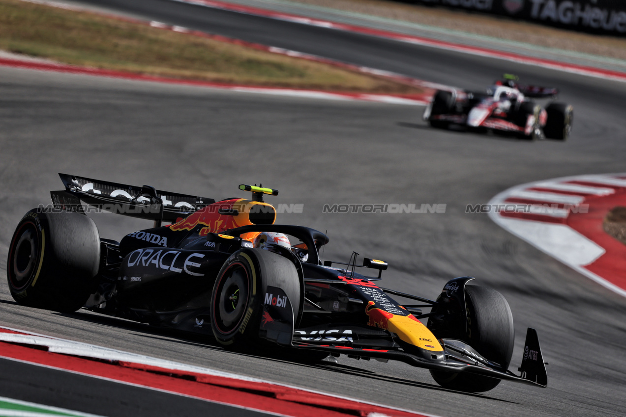 GP USA, Yuki Tsunoda (JPN) Red Bull Racing RB21.
19.10.2025. Formula 1 World Championship, Rd 19, United States Grand Prix, Austin, Texas, USA, Gara Day.
- www.xpbimages.com, EMail: requests@xpbimages.com © Copyright: Rew / XPB Images