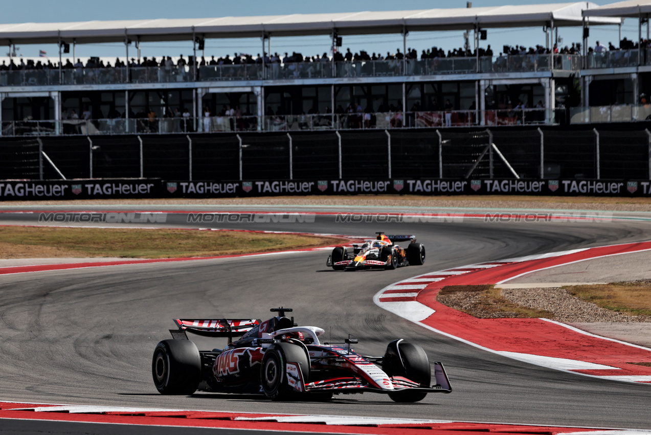 GP USA, Esteban Ocon (FRA) Haas VF-25.
19.10.2025. Formula 1 World Championship, Rd 19, United States Grand Prix, Austin, Texas, USA, Gara Day.
- www.xpbimages.com, EMail: requests@xpbimages.com © Copyright: Rew / XPB Images