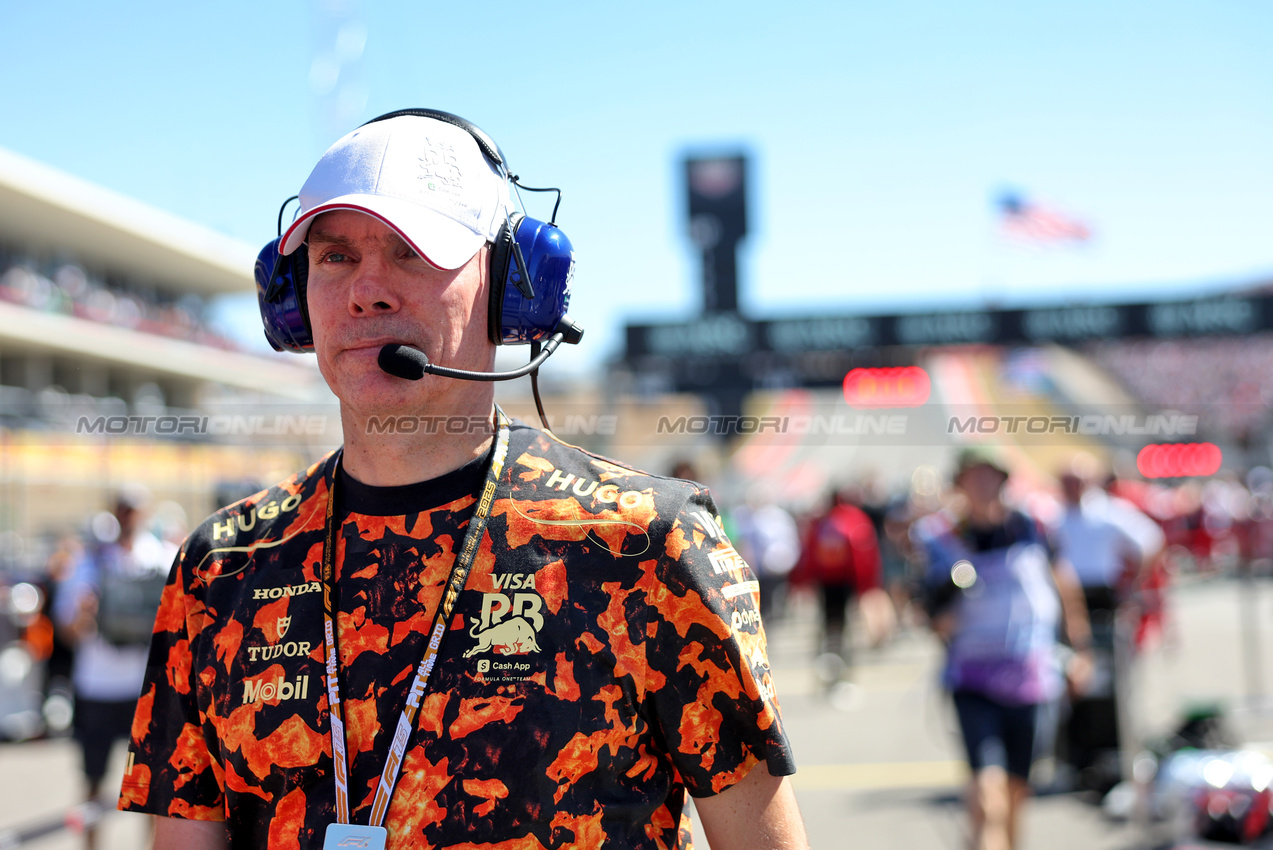 GP USA, Alan Permane (GBR) Racing Bulls Team Principal on the grid.

19.10.2025. Formula 1 World Championship, Rd 19, United States Grand Prix, Austin, Texas, USA, Gara Day.

- www.xpbimages.com, EMail: requests@xpbimages.com © Copyright: Bearne / XPB Images