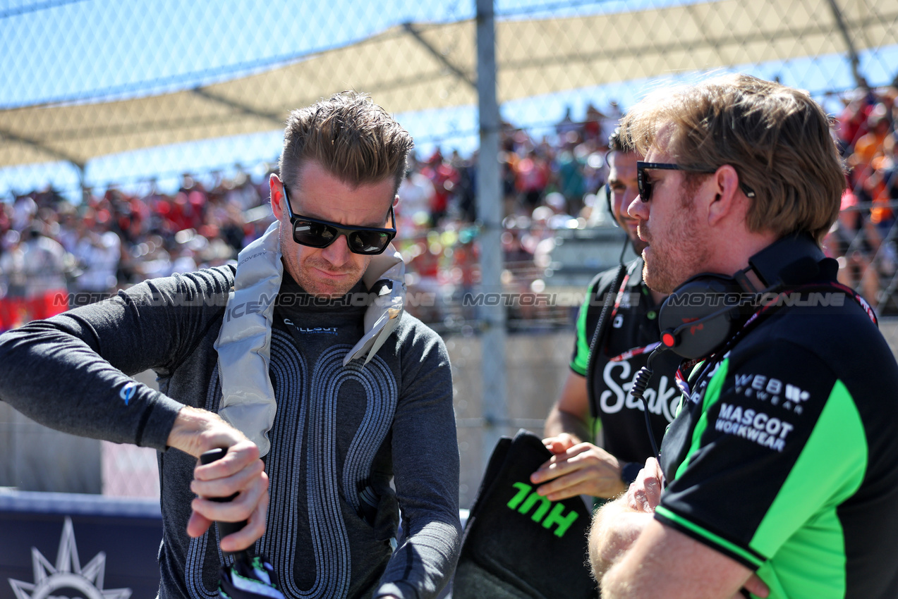 GP USA, Nico Hulkenberg (GER) Sauber on the grid.

19.10.2025. Formula 1 World Championship, Rd 19, United States Grand Prix, Austin, Texas, USA, Gara Day.

- www.xpbimages.com, EMail: requests@xpbimages.com © Copyright: Bearne / XPB Images