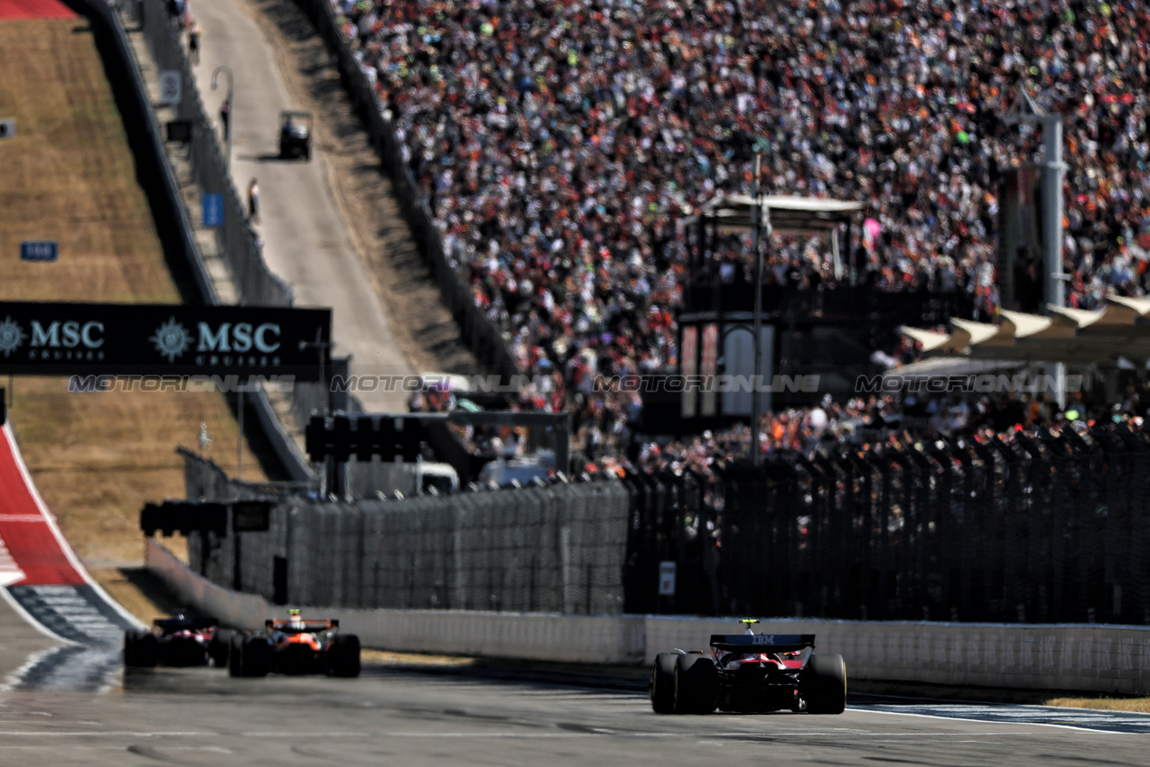 GP USA, Lewis Hamilton (GBR) Ferrari SF-25.

19.10.2025. Formula 1 World Championship, Rd 19, United States Grand Prix, Austin, Texas, USA, Gara Day.

- www.xpbimages.com, EMail: requests@xpbimages.com © Copyright: Charniaux / XPB Images