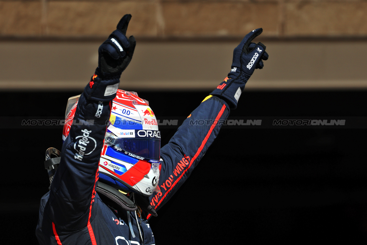 GP USA, Gara winner Max Verstappen (NLD) Red Bull Racing celebrates in parc ferme.
19.10.2025. Formula 1 World Championship, Rd 19, United States Grand Prix, Austin, Texas, USA, Gara Day.
- www.xpbimages.com, EMail: requests@xpbimages.com © Copyright: Batchelor / XPB Images