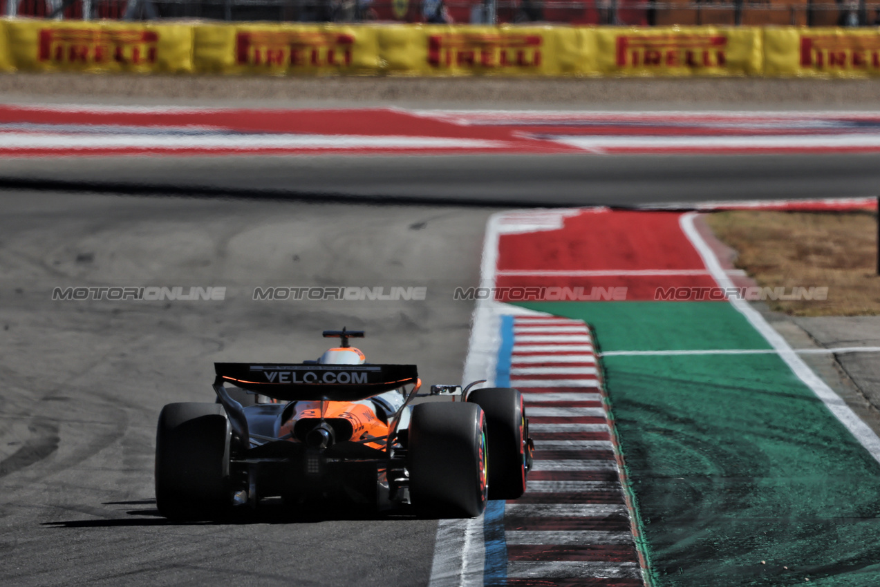 GP USA, Oscar Piastri (AUS) McLaren MCL39.
19.10.2025. Formula 1 World Championship, Rd 19, United States Grand Prix, Austin, Texas, USA, Gara Day.
- www.xpbimages.com, EMail: requests@xpbimages.com © Copyright: Rew / XPB Images