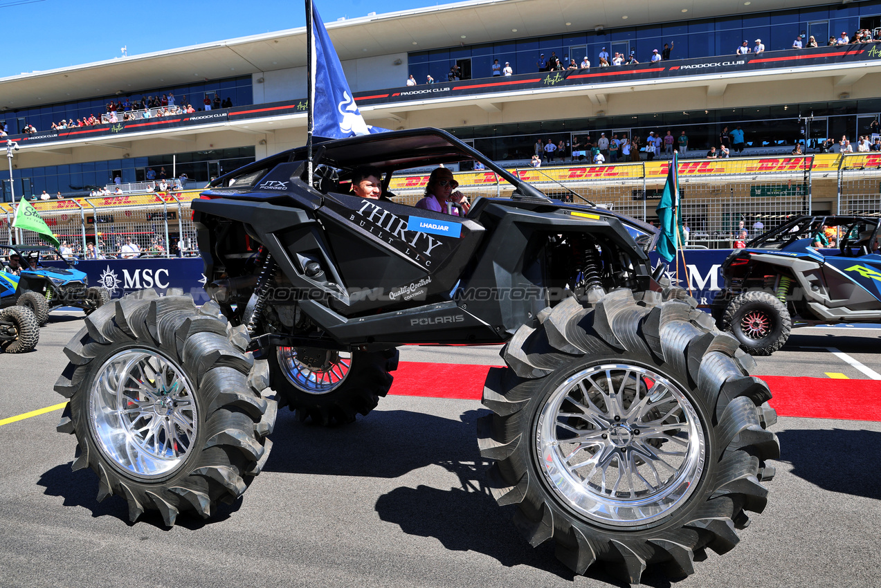 GP USA, Isack Hadjar (FRA) Racing Bulls on the drivers' parade.

19.10.2025. Formula 1 World Championship, Rd 19, United States Grand Prix, Austin, Texas, USA, Gara Day.

- www.xpbimages.com, EMail: requests@xpbimages.com © Copyright: Batchelor / XPB Images