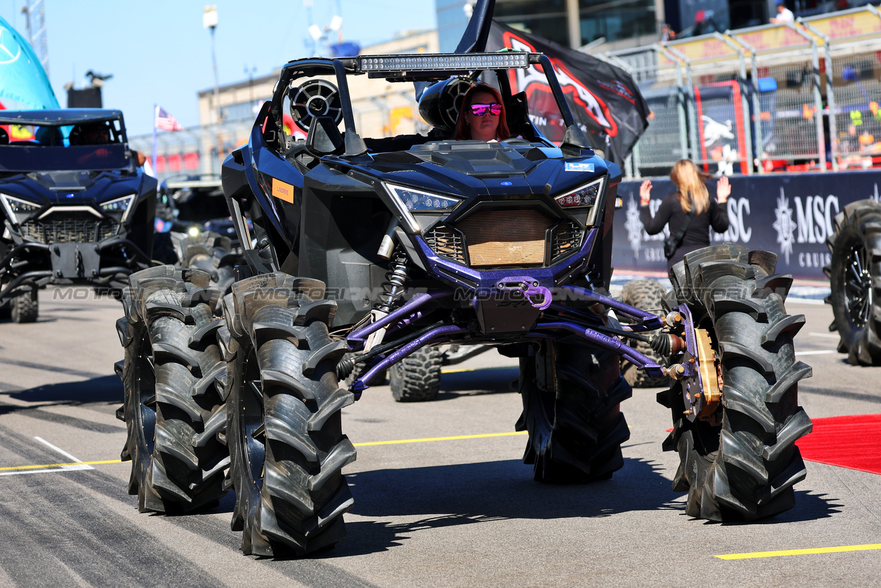 GP USA, Circuit Atmosfera - Drivers' Parade.
19.10.2025. Formula 1 World Championship, Rd 19, United States Grand Prix, Austin, Texas, USA, Gara Day.
- www.xpbimages.com, EMail: requests@xpbimages.com © Copyright: Batchelor / XPB Images