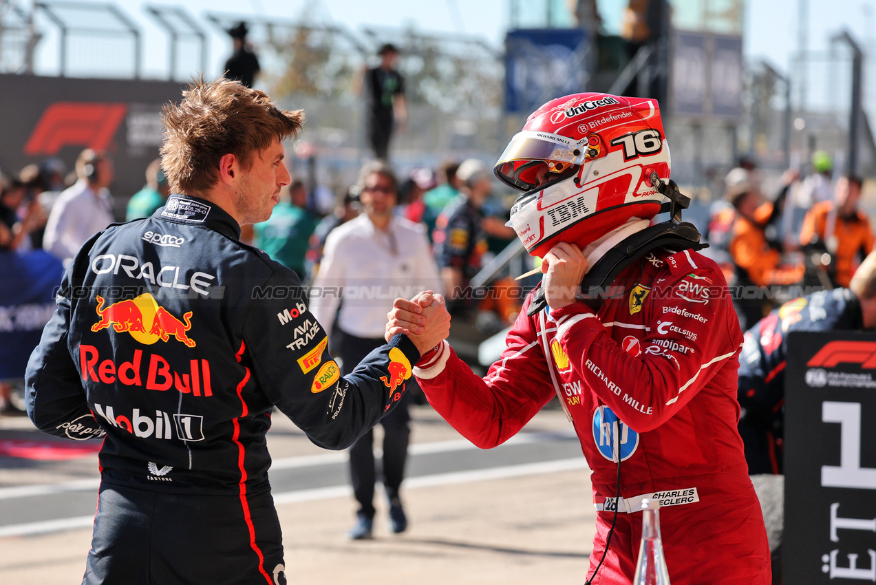 GP USA, (L to R): Gara winner Max Verstappen (NLD) Red Bull Racing celebrates with third placed Charles Leclerc (MON) Ferrari in parc ferme.
19.10.2025. Formula 1 World Championship, Rd 19, United States Grand Prix, Austin, Texas, USA, Gara Day.
- www.xpbimages.com, EMail: requests@xpbimages.com © Copyright: Charniaux / XPB Images
