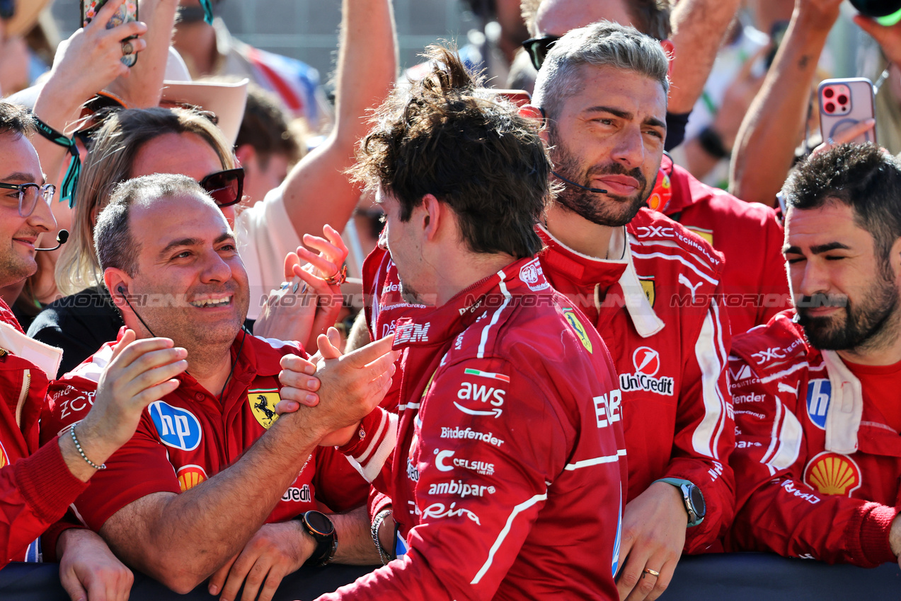 GP USA, Charles Leclerc (MON) Ferrari celebrates his third position with the team in parc ferme.
19.10.2025. Formula 1 World Championship, Rd 19, United States Grand Prix, Austin, Texas, USA, Gara Day.
- www.xpbimages.com, EMail: requests@xpbimages.com © Copyright: Charniaux / XPB Images