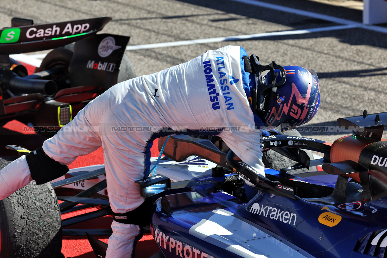 GP USA, Alexander Albon (THA) Atlassian Williams Racing FW47 in parc ferme.
19.10.2025. Formula 1 World Championship, Rd 19, United States Grand Prix, Austin, Texas, USA, Gara Day.
- www.xpbimages.com, EMail: requests@xpbimages.com © Copyright: Bearne / XPB Images