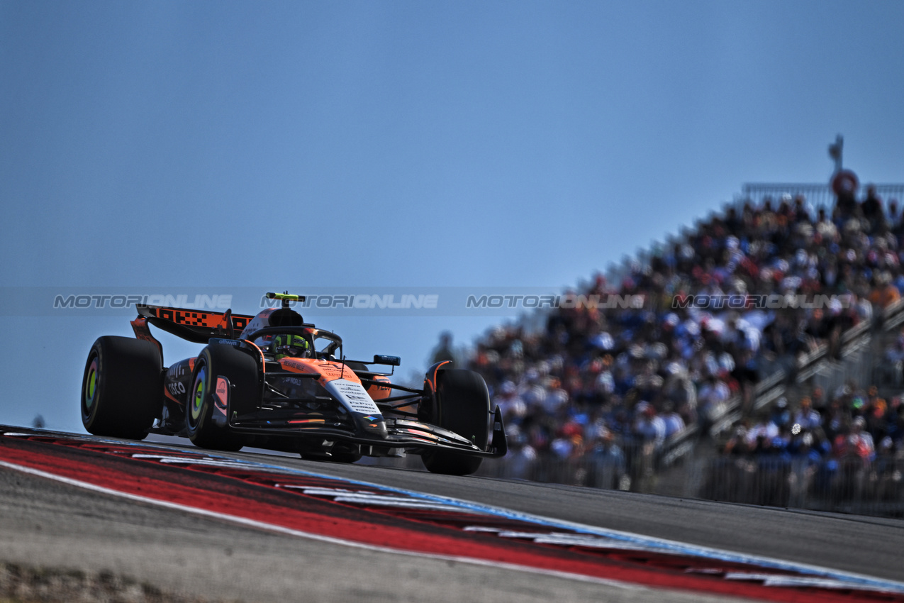 GP USA, Lando Norris (GBR) McLaren MCL39.
19.10.2025. Formula 1 World Championship, Rd 19, United States Grand Prix, Austin, Texas, USA, Gara Day.
- www.xpbimages.com, EMail: requests@xpbimages.com © Copyright: Price / XPB Images