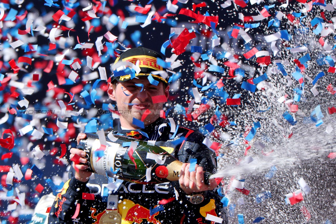 GP USA, Gara winner Max Verstappen (NLD) Red Bull Racing celebrates on the podium.
19.10.2025. Formula 1 World Championship, Rd 19, United States Grand Prix, Austin, Texas, USA, Gara Day.
- www.xpbimages.com, EMail: requests@xpbimages.com © Copyright: Coates / XPB Images