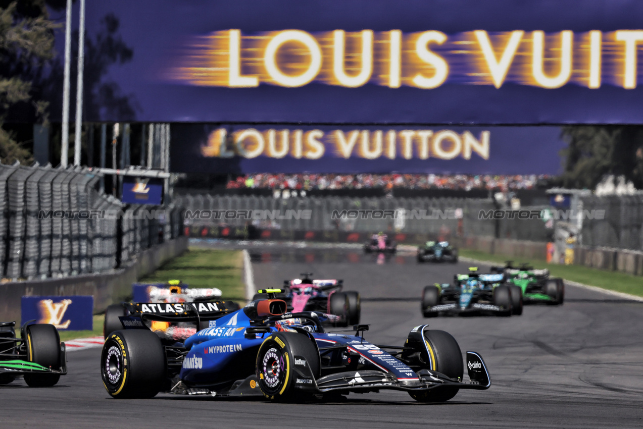 GP USA, Carlos Sainz (ESP) Atlassian Williams Racing FW47.
26.10.2025. Formula 1 World Championship, Rd 20, Mexican Grand Prix, Mexico City, Mexico, Gara Day.
- www.xpbimages.com, EMail: requests@xpbimages.com © Copyright: Bearne / XPB Images