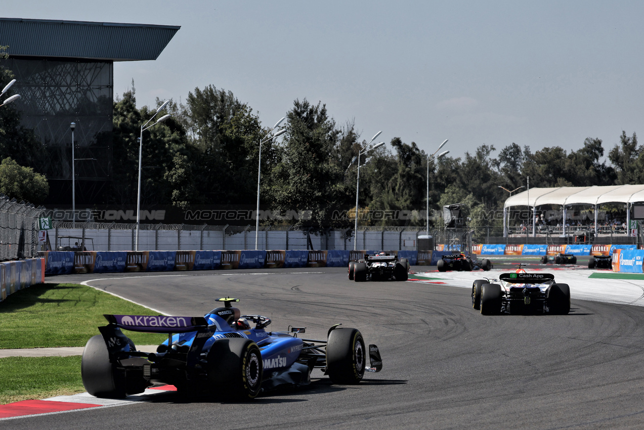 GP USA, Carlos Sainz (ESP) Atlassian Williams Racing FW47.
26.10.2025. Formula 1 World Championship, Rd 20, Mexican Grand Prix, Mexico City, Mexico, Gara Day.
- www.xpbimages.com, EMail: requests@xpbimages.com © Copyright: Bearne / XPB Images