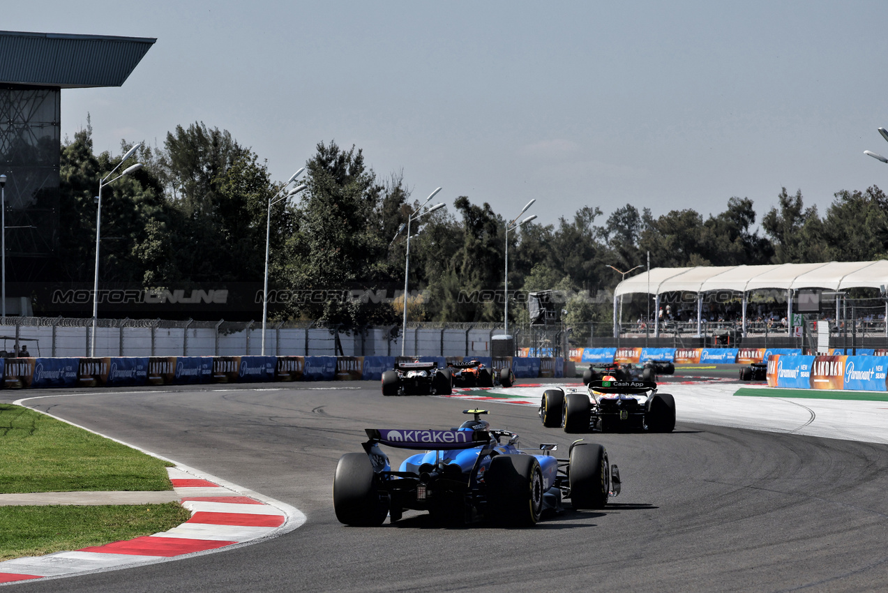 GP USA, Carlos Sainz (ESP) Atlassian Williams Racing FW47.
26.10.2025. Formula 1 World Championship, Rd 20, Mexican Grand Prix, Mexico City, Mexico, Gara Day.
- www.xpbimages.com, EMail: requests@xpbimages.com © Copyright: Bearne / XPB Images