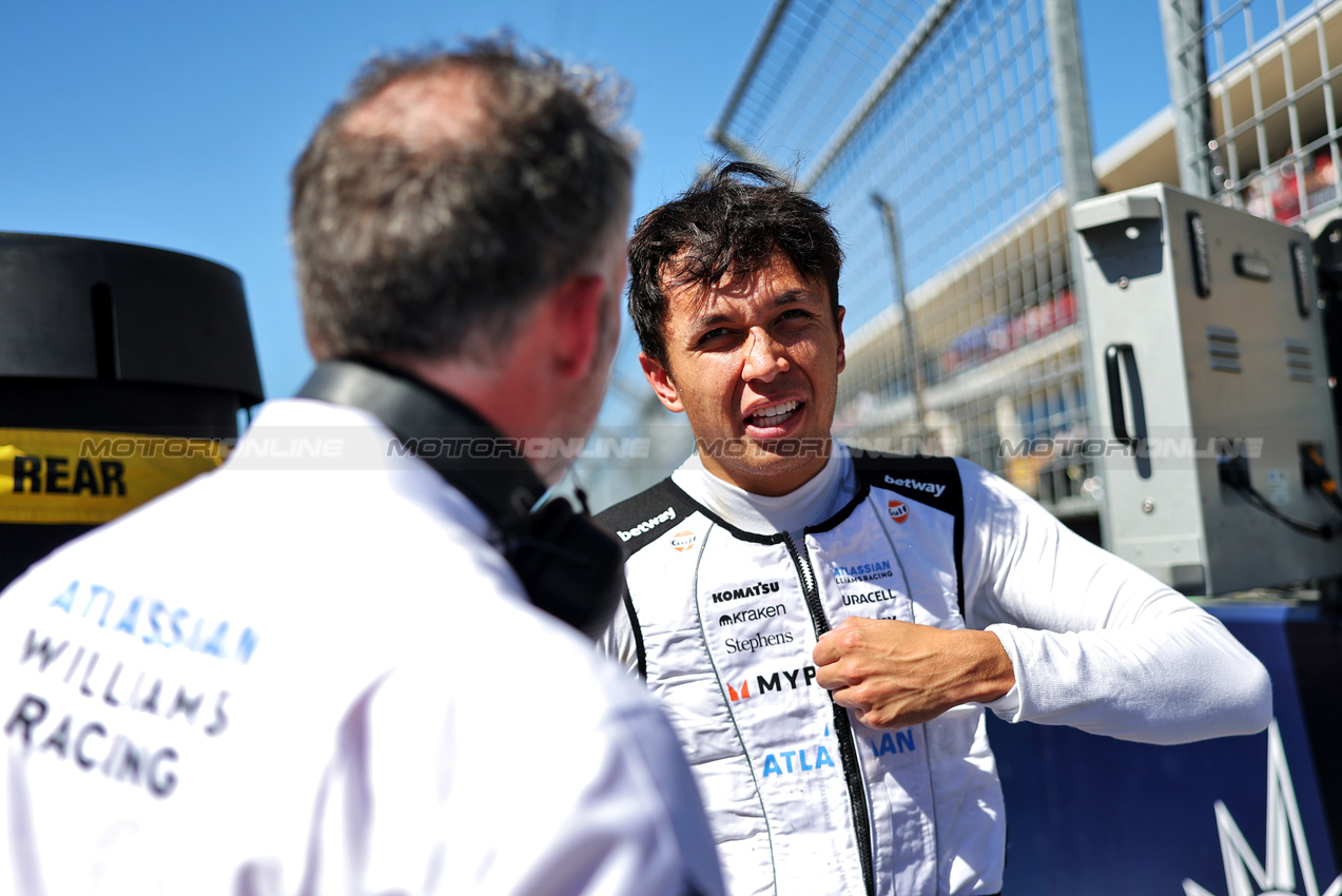 GP USA, Alexander Albon (THA) Atlassian Williams Racing on the grid.
19.10.2025. Formula 1 World Championship, Rd 19, United States Grand Prix, Austin, Texas, USA, Gara Day.
- www.xpbimages.com, EMail: requests@xpbimages.com © Copyright: Charniaux / XPB Images