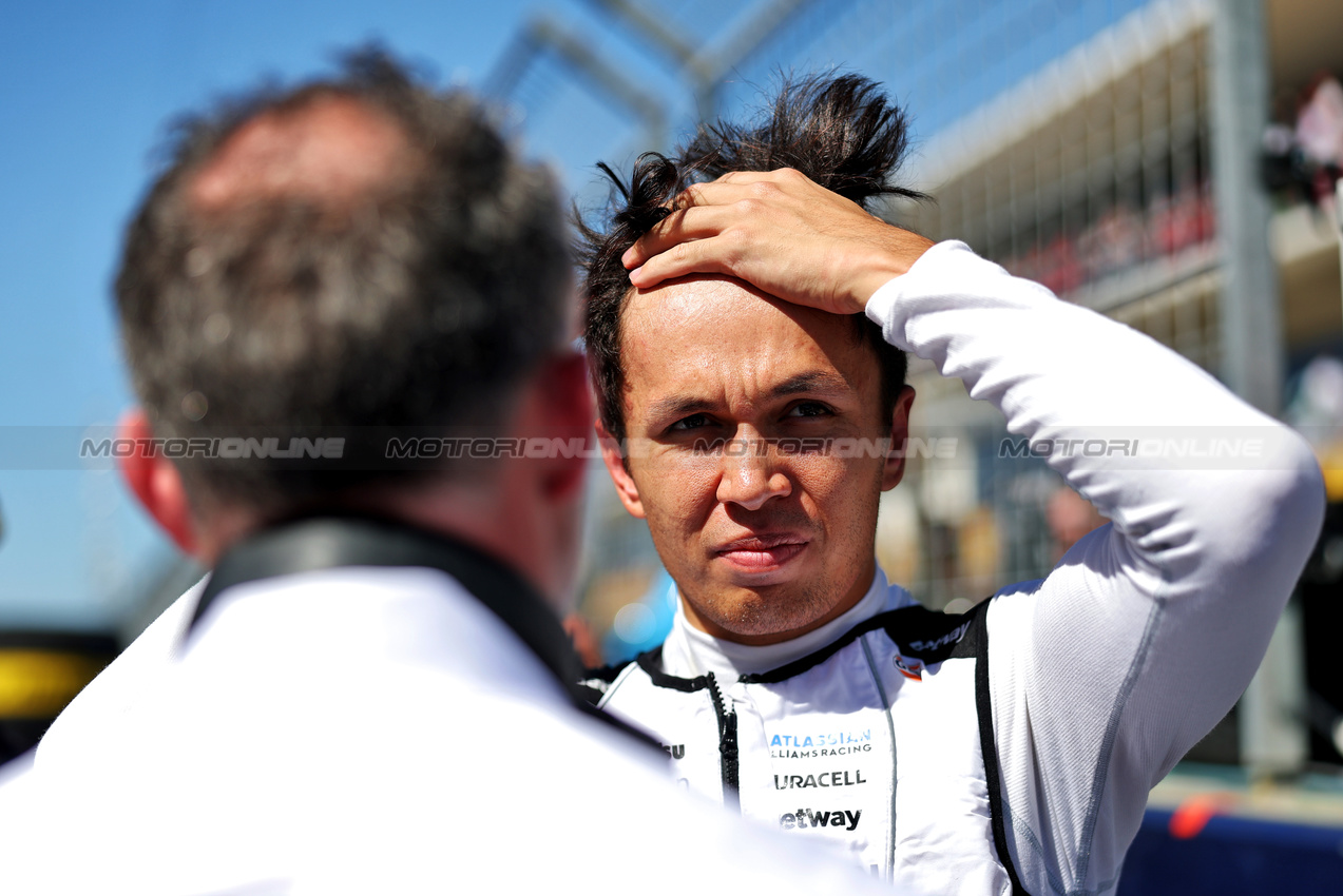 GP USA, Alexander Albon (THA) Atlassian Williams Racing on the grid.

19.10.2025. Formula 1 World Championship, Rd 19, United States Grand Prix, Austin, Texas, USA, Gara Day.

- www.xpbimages.com, EMail: requests@xpbimages.com © Copyright: Charniaux / XPB Images