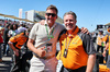 GP USA, (L to R): Ian Poulter (GBR) Golfer with Zak Brown (USA) McLaren Executive Director on the grid.

19.10.2025. Formula 1 World Championship, Rd 19, United States Grand Prix, Austin, Texas, USA, Gara Day.

- www.xpbimages.com, EMail: requests@xpbimages.com © Copyright: Moy / XPB Images