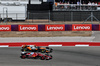 GP USA, Charles Leclerc (MON) Ferrari SF-25 e Lando Norris (GBR) McLaren MCL39 battle for position.

19.10.2025. Formula 1 World Championship, Rd 19, United States Grand Prix, Austin, Texas, USA, Gara Day.

- www.xpbimages.com, EMail: requests@xpbimages.com © Copyright: Batchelor / XPB Images