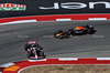 GP USA, Oliver Bearman (GBR) Haas VF-25 spins battling for position with Yuki Tsunoda (JPN) Red Bull Racing.

19.10.2025. Formula 1 World Championship, Rd 19, United States Grand Prix, Austin, Texas, USA, Gara Day.

- www.xpbimages.com, EMail: requests@xpbimages.com © Copyright: Batchelor / XPB Images