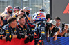 GP USA, Gara winner Max Verstappen (NLD) Red Bull Racing celebrates in parc ferme with the team.
19.10.2025. Formula 1 World Championship, Rd 19, United States Grand Prix, Austin, Texas, USA, Gara Day.
- www.xpbimages.com, EMail: requests@xpbimages.com © Copyright: Charniaux / XPB Images