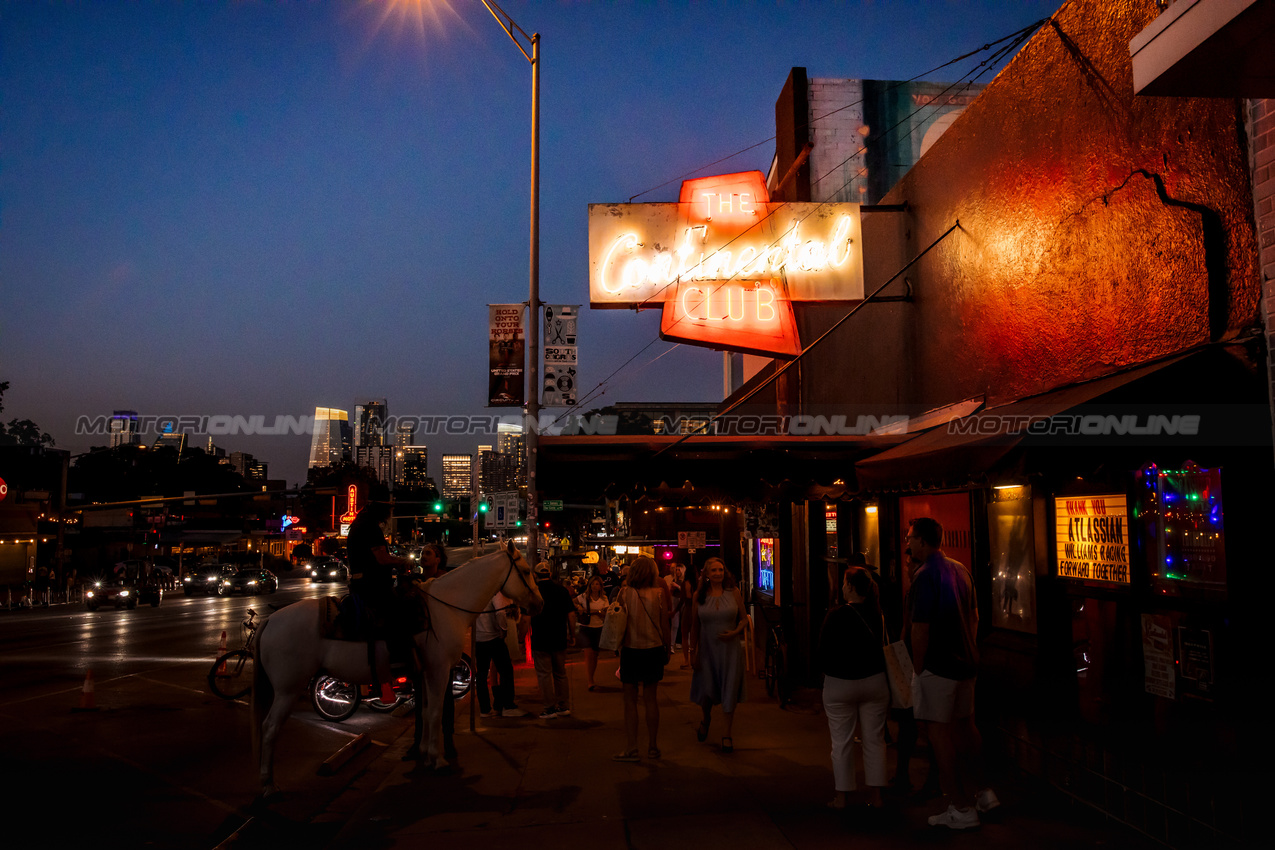 GP USA, Austin Atmosfera.
16.10.2025. Formula 1 World Championship, Rd 19, United States Grand Prix, Austin, Texas, USA, Preparation Day.
- www.xpbimages.com, EMail: requests@xpbimages.com © Copyright: Bearne / XPB Images