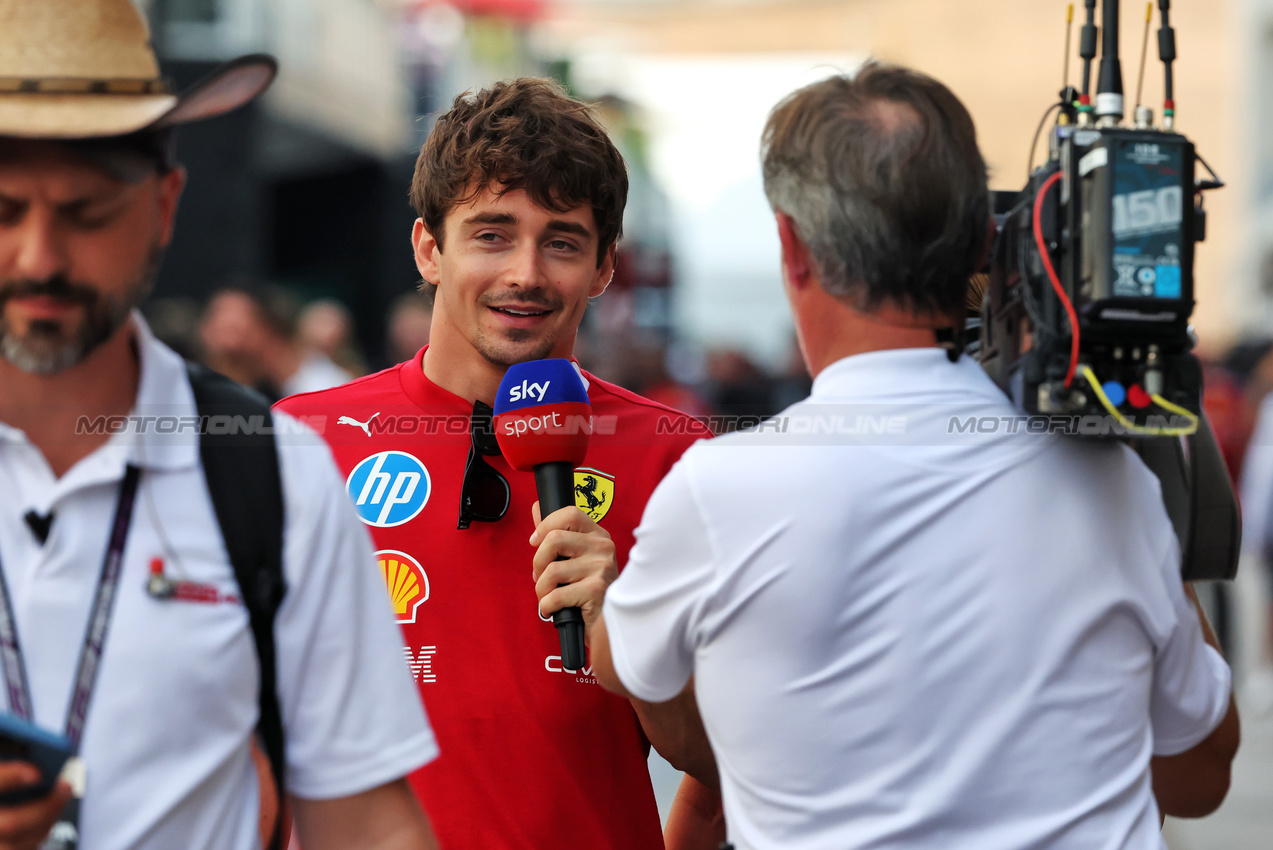 GP USA, Paddock Atmosfera.
16.10.2025. Formula 1 World Championship, Rd 19, United States Grand Prix, Austin, Texas, USA, Preparation Day.
- www.xpbimages.com, EMail: requests@xpbimages.com © Copyright: Rew / XPB Images