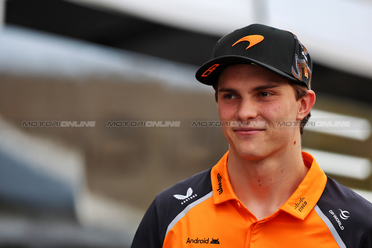 GP USA, Oscar Piastri (AUS) McLaren.
16.10.2025. Formula 1 World Championship, Rd 19, United States Grand Prix, Austin, Texas, USA, Preparation Day.
- www.xpbimages.com, EMail: requests@xpbimages.com © Copyright: Batchelor / XPB Images