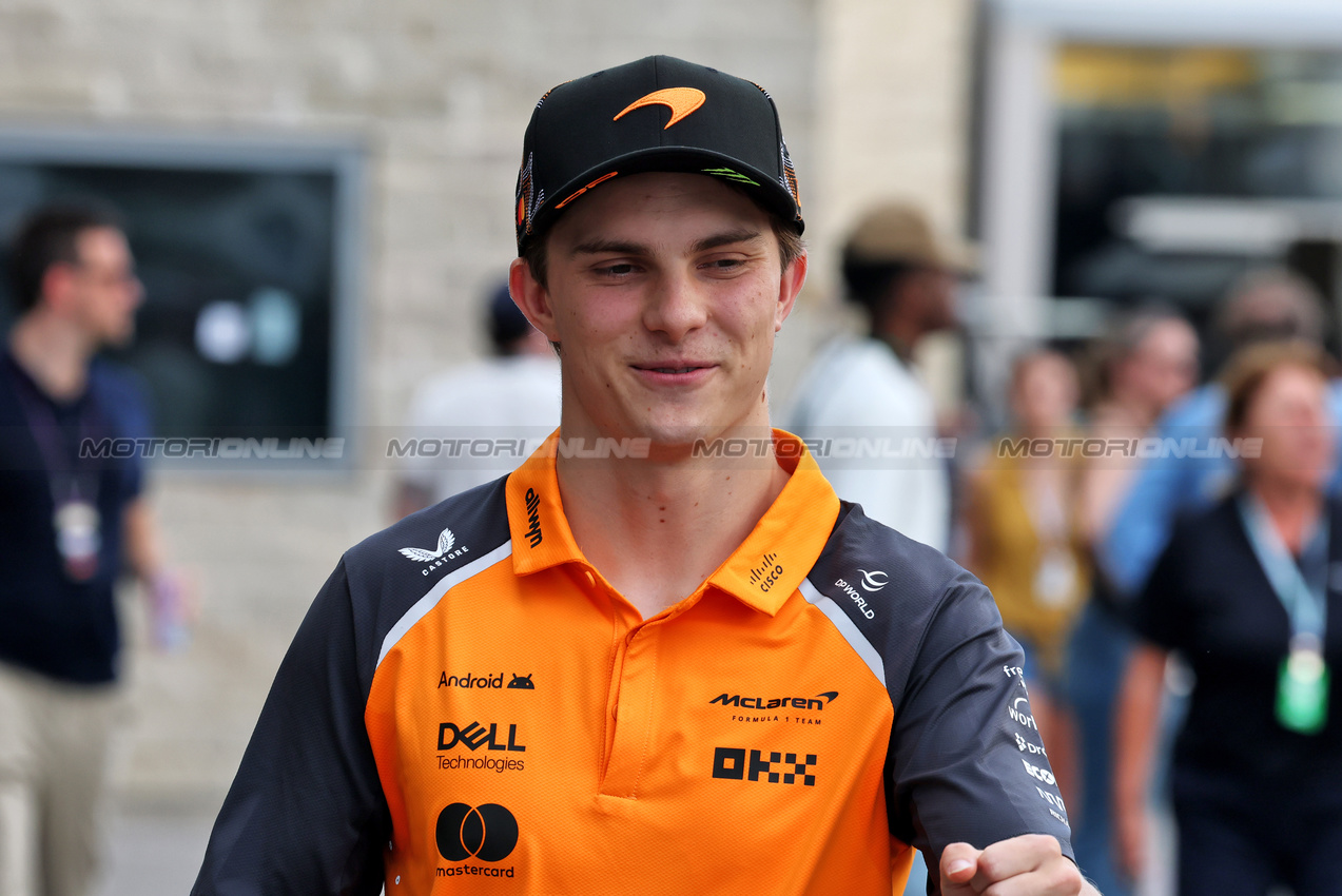 GP USA, Oscar Piastri (AUS) McLaren.

16.10.2025. Formula 1 World Championship, Rd 19, United States Grand Prix, Austin, Texas, USA, Preparation Day.

- www.xpbimages.com, EMail: requests@xpbimages.com © Copyright: Moy / XPB Images