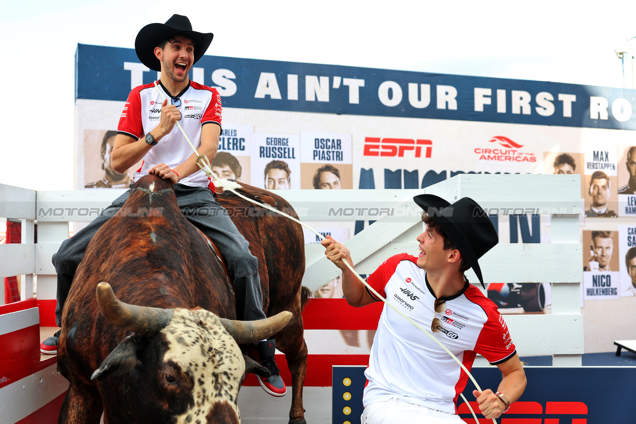 GP USA, (L to R): Esteban Ocon (FRA) Haas F1 Team with team mate Oliver Bearman (GBR) Haas F1 Team - Paddock Rodeo.
16.10.2025. Formula 1 World Championship, Rd 19, United States Grand Prix, Austin, Texas, USA, Preparation Day.
- www.xpbimages.com, EMail: requests@xpbimages.com © Copyright: Rew / XPB Images