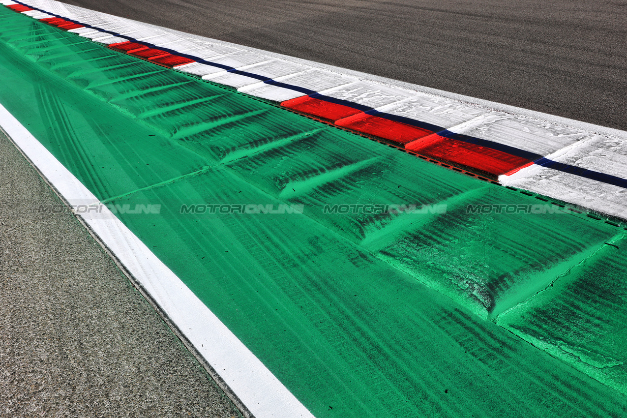 GP USA, Circuit Atmosfera - kerb detail.
16.10.2025. Formula 1 World Championship, Rd 19, United States Grand Prix, Austin, Texas, USA, Preparation Day.
- www.xpbimages.com, EMail: requests@xpbimages.com © Copyright: Moy / XPB Images