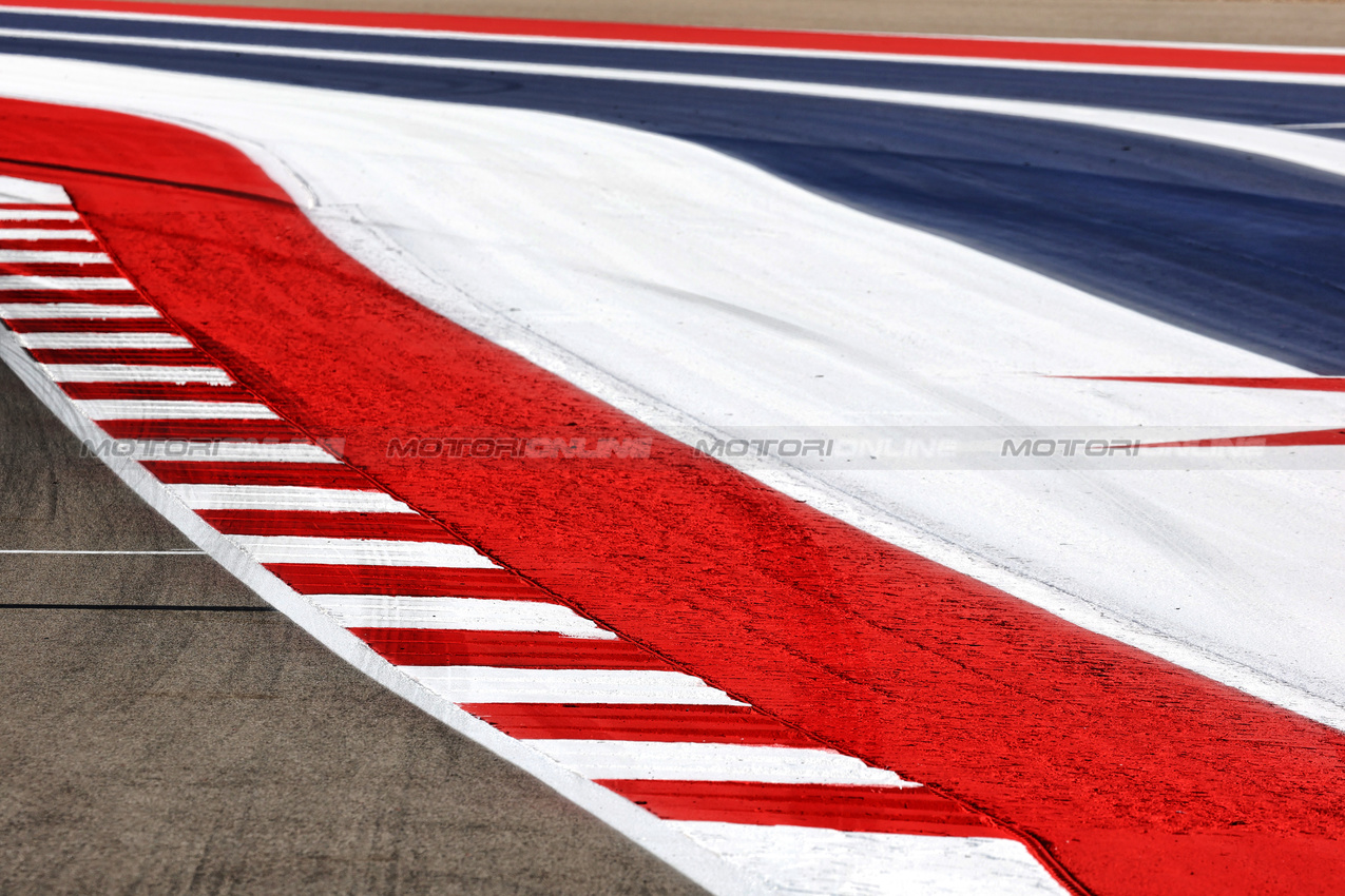 GP USA, Circuit Atmosfera - kerb detail.

16.10.2025. Formula 1 World Championship, Rd 19, United States Grand Prix, Austin, Texas, USA, Preparation Day.

- www.xpbimages.com, EMail: requests@xpbimages.com © Copyright: Moy / XPB Images