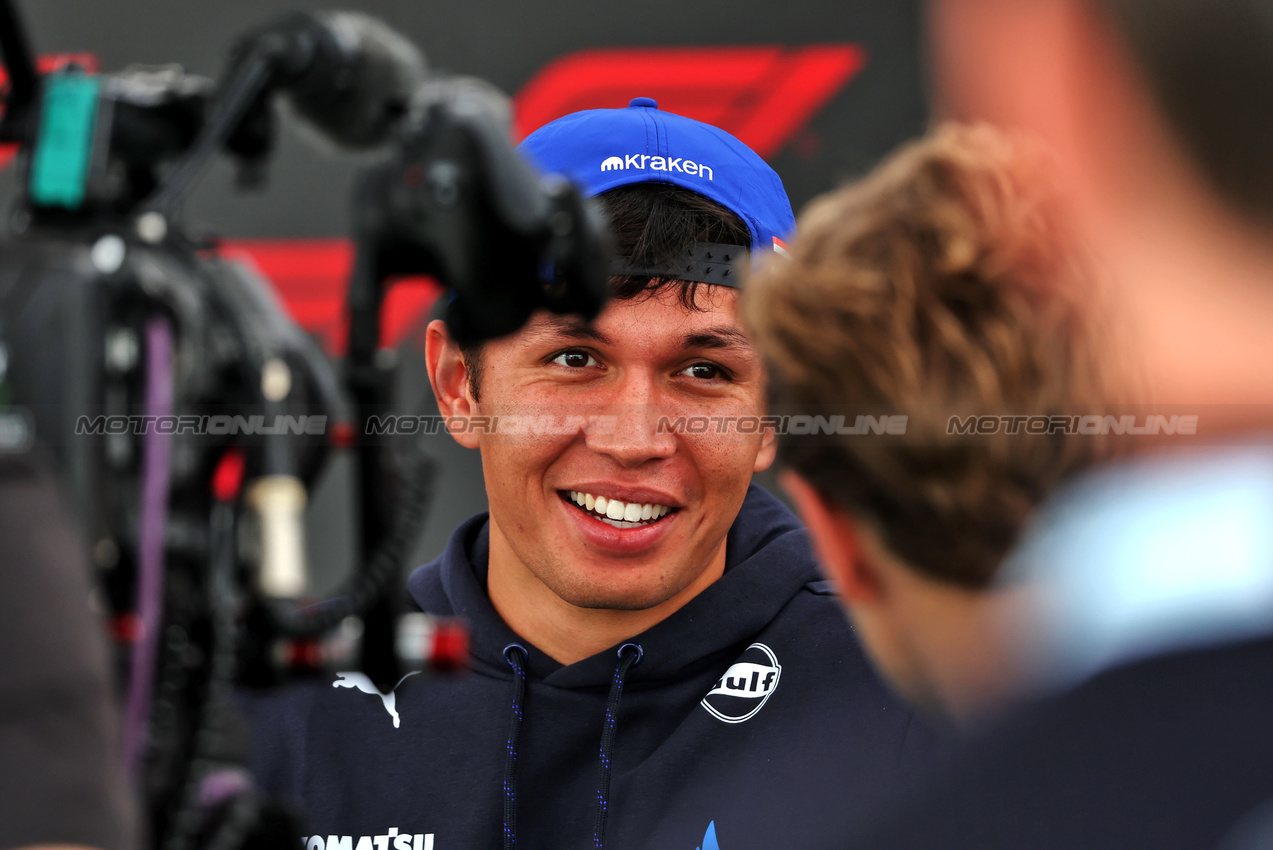 GP USA, Alexander Albon (THA) Atlassian Williams Racing.

16.10.2025. Formula 1 World Championship, Rd 19, United States Grand Prix, Austin, Texas, USA, Preparation Day.

 - www.xpbimages.com, EMail: requests@xpbimages.com © Copyright: Rew / XPB Images