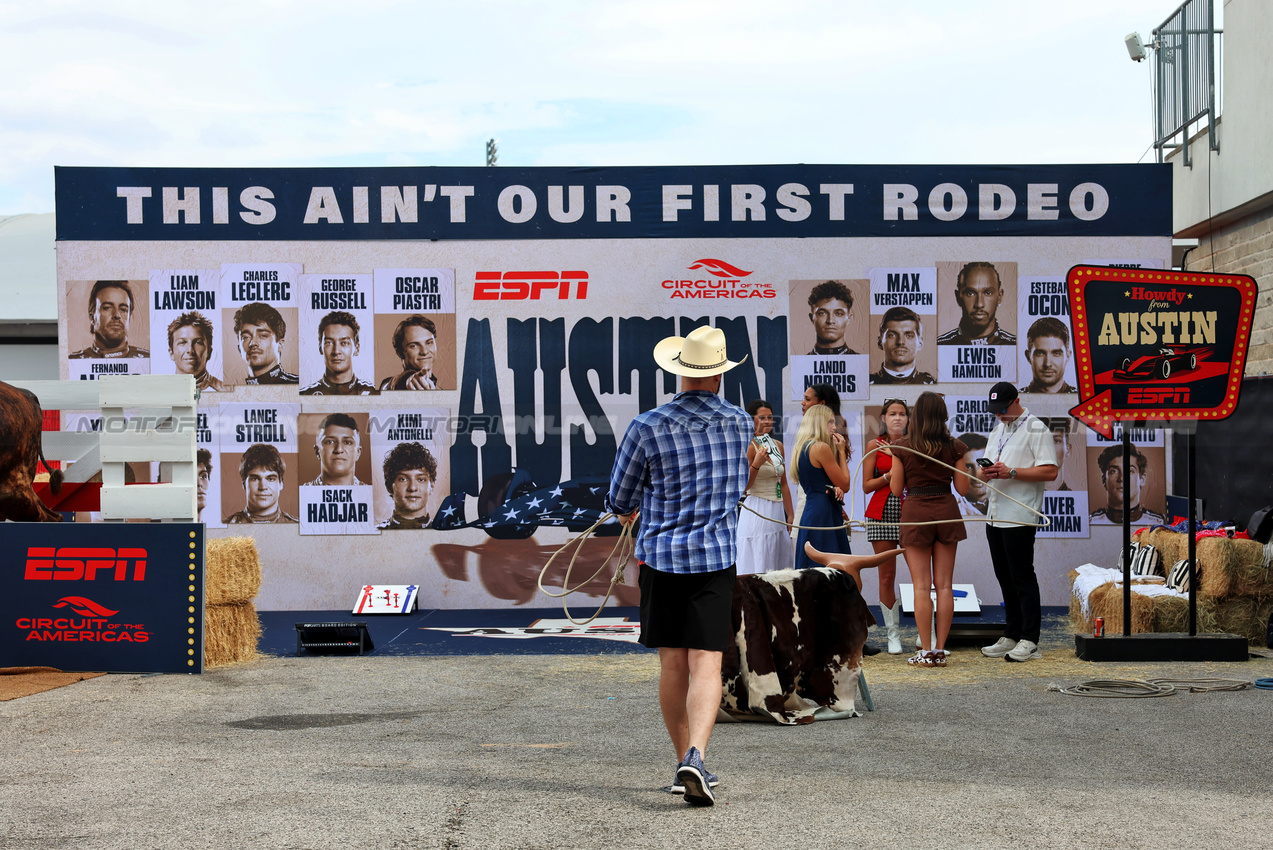 GP USA, Circuit Atmosfera - Paddock Rodeo.
16.10.2025. Formula 1 World Championship, Rd 19, United States Grand Prix, Austin, Texas, USA, Preparation Day.
- www.xpbimages.com, EMail: requests@xpbimages.com © Copyright: Rew / XPB Images