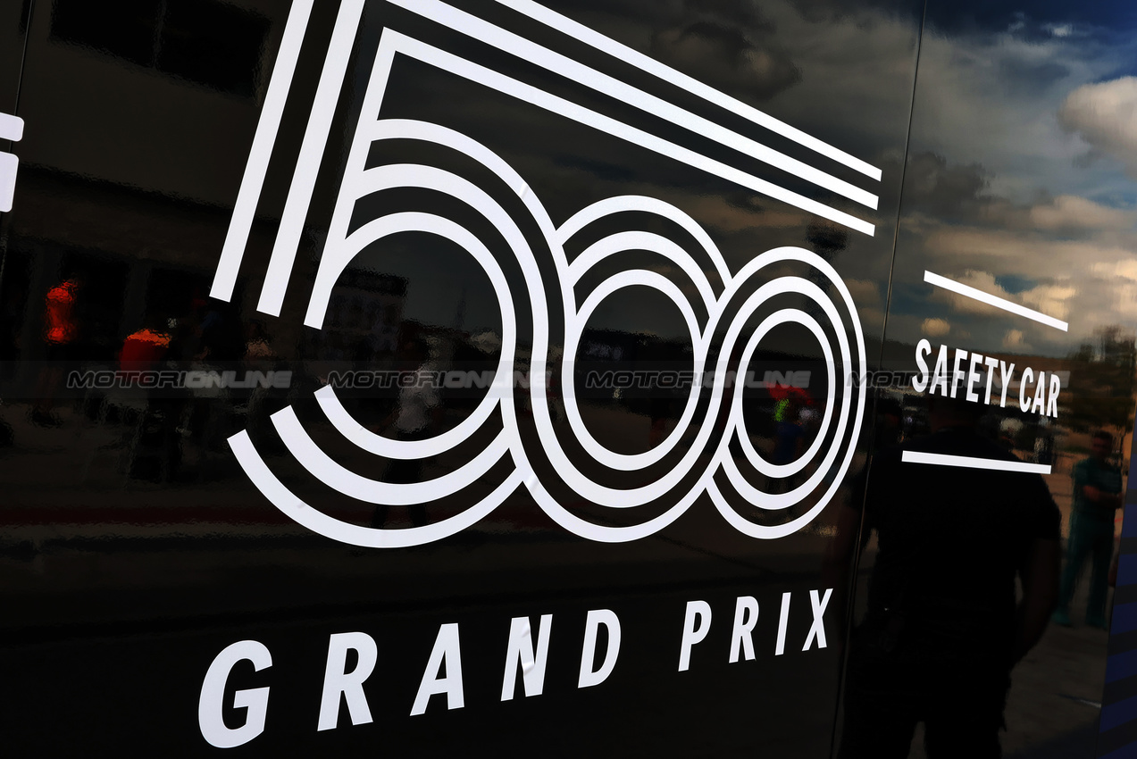 GP USA, Circuit Atmosfera - 500 Grand Prix logo.

16.10.2025. Formula 1 World Championship, Rd 19, United States Grand Prix, Austin, Texas, USA, Preparation Day.

- www.xpbimages.com, EMail: requests@xpbimages.com © Copyright: Moy / XPB Images