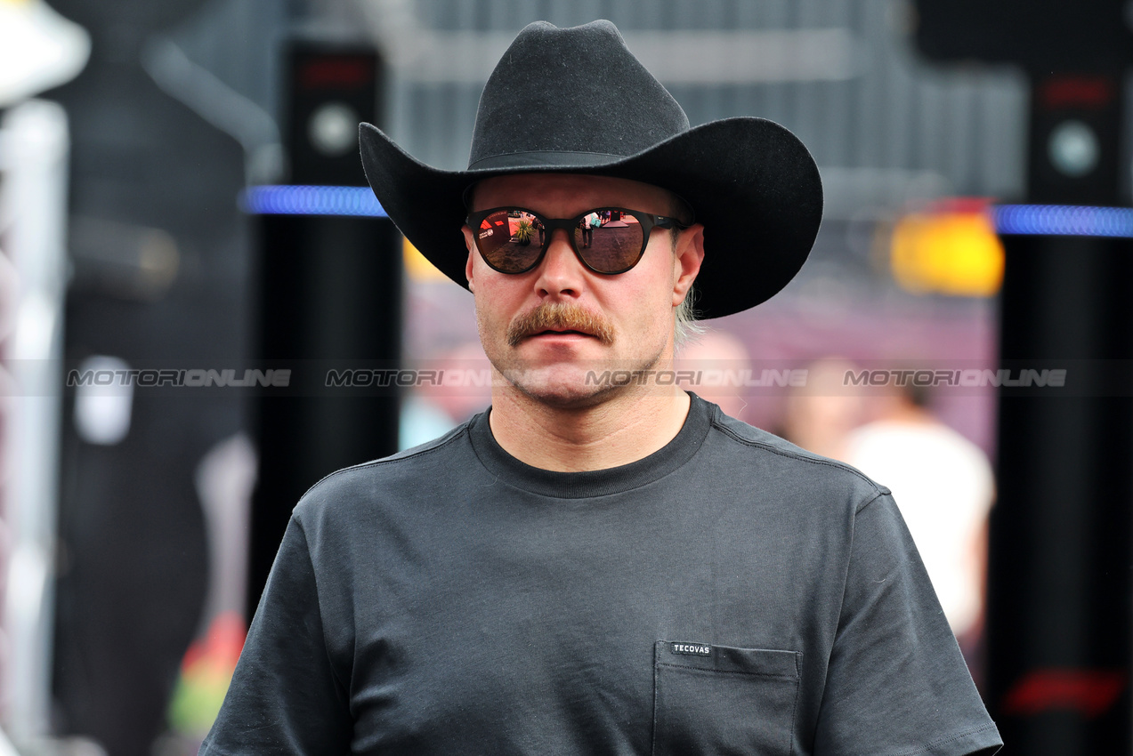 GP USA, Valtteri Bottas (FIN) Mercedes AMG F1 Reserve Driver.
16.10.2025. Formula 1 World Championship, Rd 19, United States Grand Prix, Austin, Texas, USA, Preparation Day.
- www.xpbimages.com, EMail: requests@xpbimages.com © Copyright: Moy / XPB Images