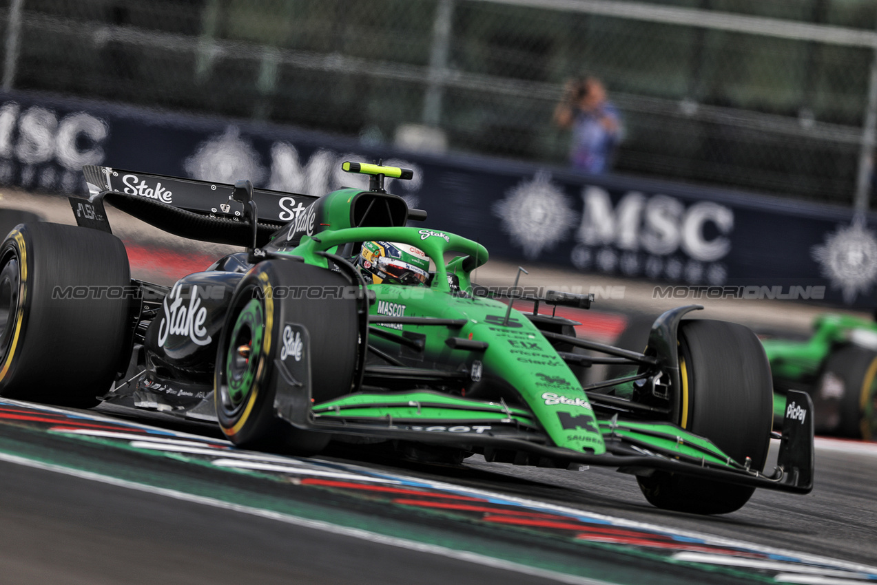 GP USA, Gabriel Bortoleto (BRA) Sauber C45.

18.10.2025. Formula 1 World Championship, Rd 19, United States Grand Prix, Austin, Texas, USA, Sprint e Qualifiche Day.

- www.xpbimages.com, EMail: requests@xpbimages.com © Copyright: Charniaux / XPB Images