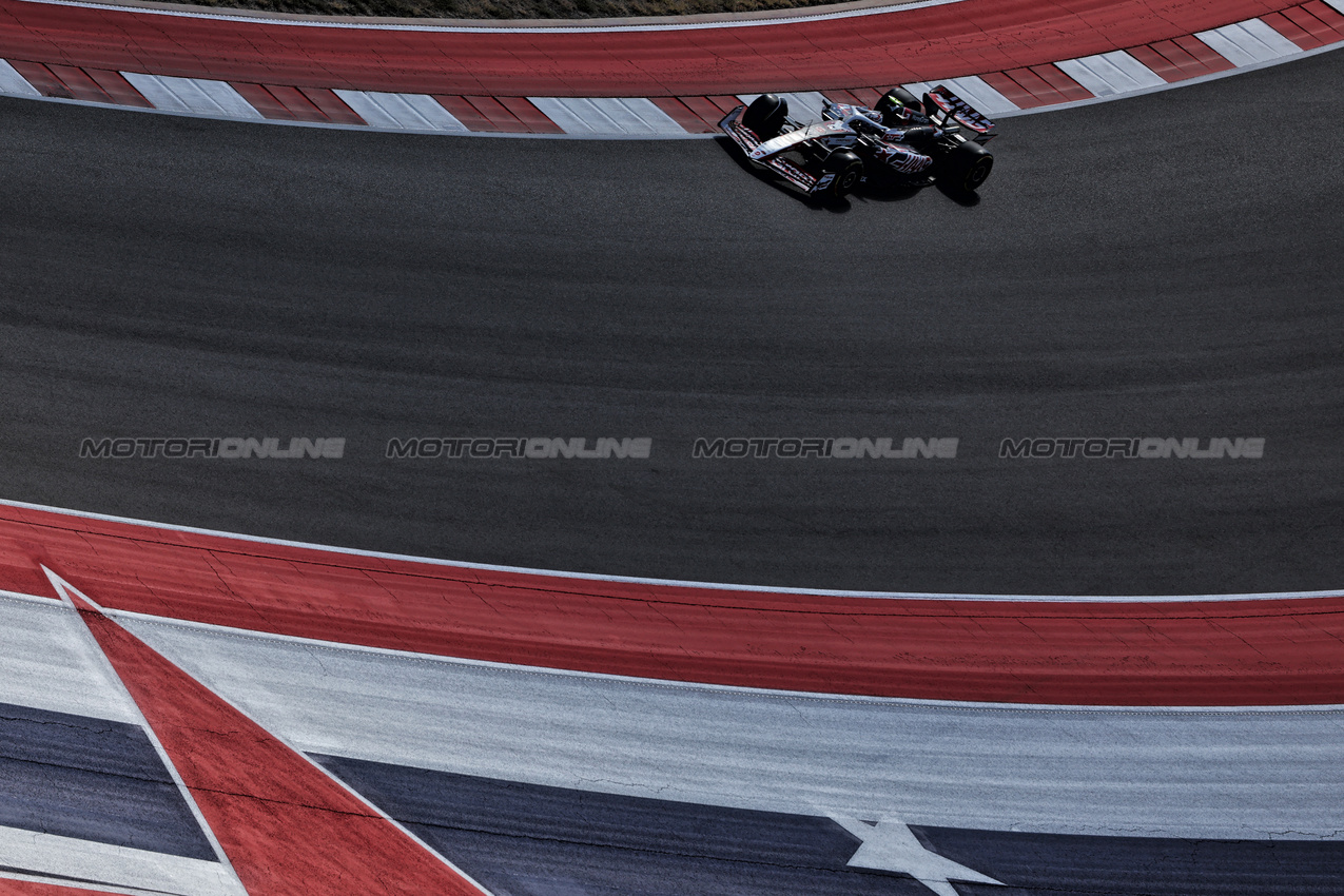 GP USA, Oliver Bearman (GBR) Haas VF-25.
18.10.2025. Formula 1 World Championship, Rd 19, United States Grand Prix, Austin, Texas, USA, Sprint e Qualifiche Day.
- www.xpbimages.com, EMail: requests@xpbimages.com © Copyright: Rew / XPB Images