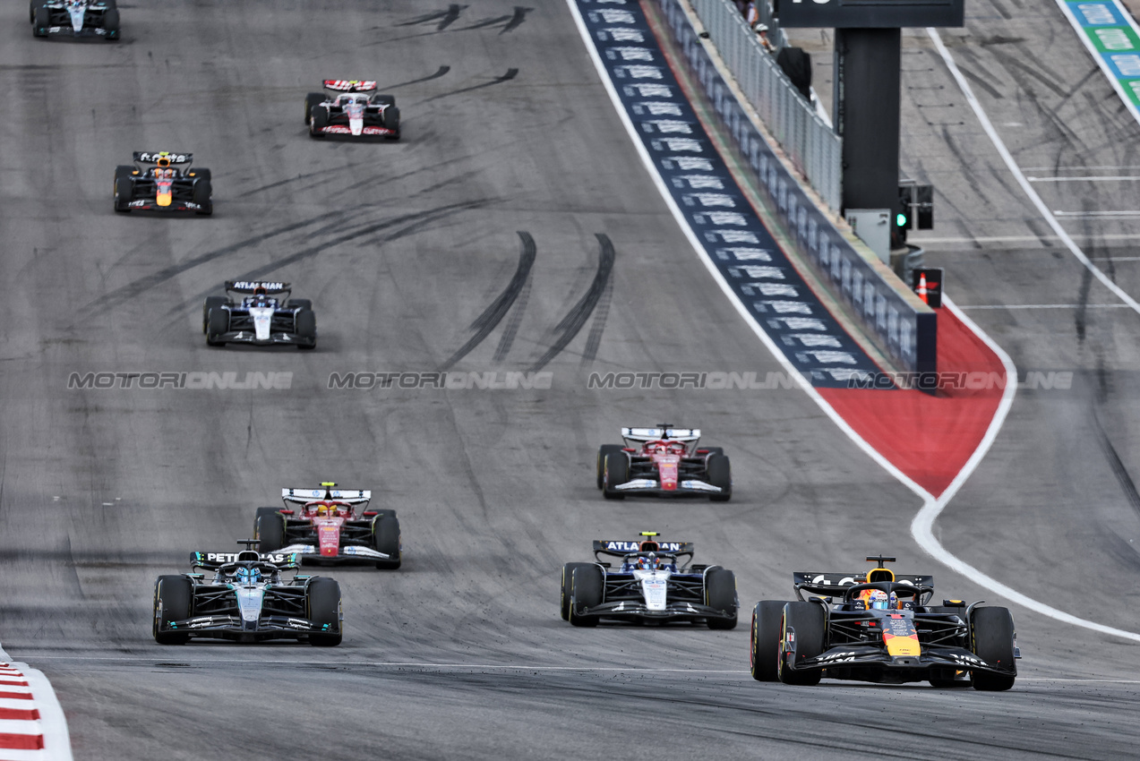 GP USA, Gara winner Max Verstappen (NLD) Red Bull Racing RB21 at the end of the race.
18.10.2025. Formula 1 World Championship, Rd 19, United States Grand Prix, Austin, Texas, USA, Sprint e Qualifiche Day.
- www.xpbimages.com, EMail: requests@xpbimages.com © Copyright: Moy / XPB Images