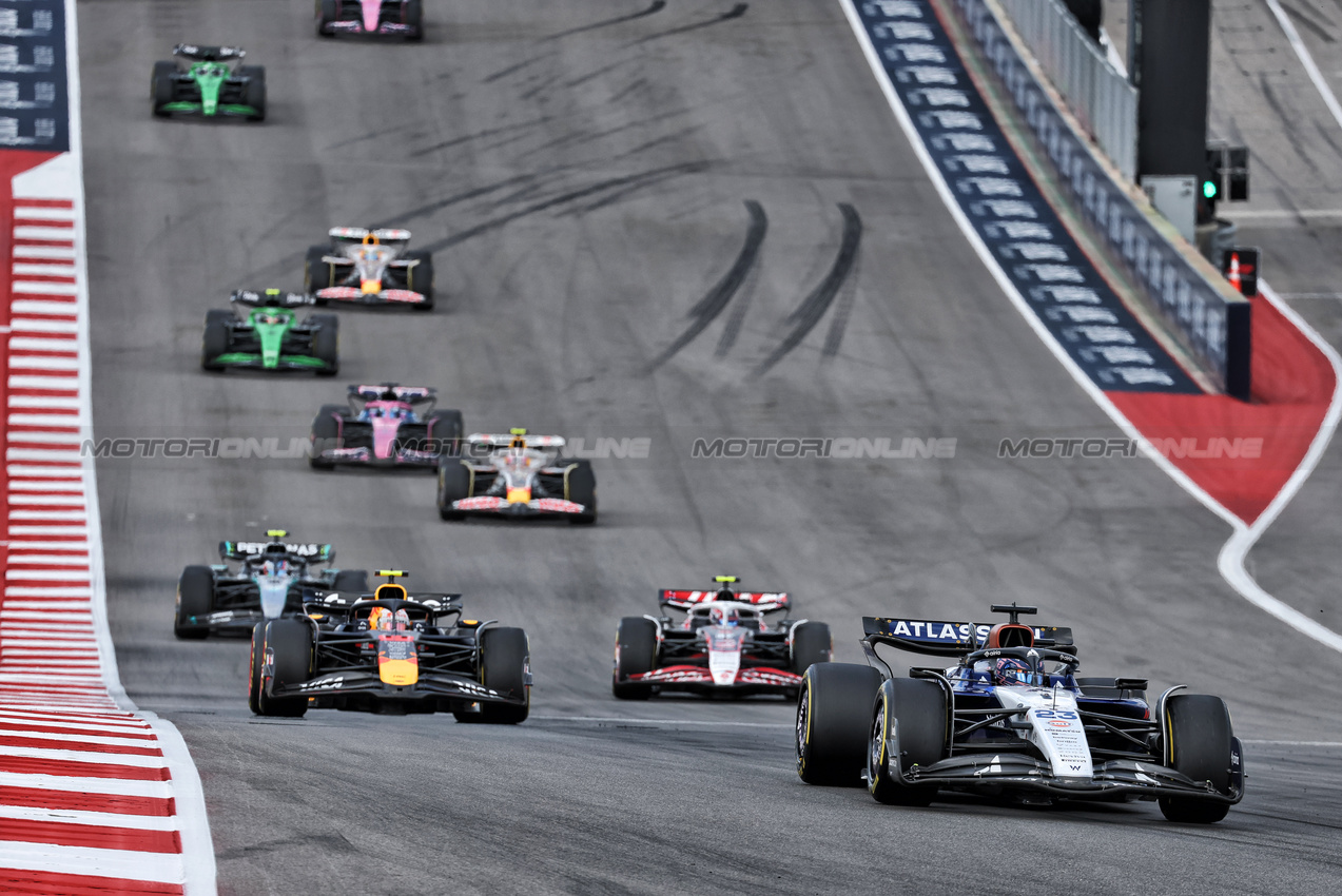 GP USA, Alexander Albon (THA) Atlassian Williams Racing FW47 at the end of the race.
18.10.2025. Formula 1 World Championship, Rd 19, United States Grand Prix, Austin, Texas, USA, Sprint e Qualifiche Day.
- www.xpbimages.com, EMail: requests@xpbimages.com © Copyright: Moy / XPB Images