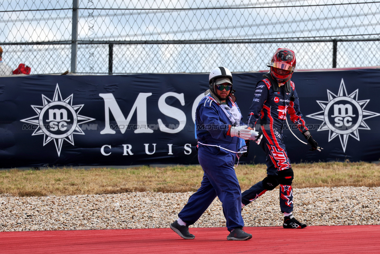 GP USA, Esteban Ocon (FRA) Haas F1 Team retired from the race.
18.10.2025. Formula 1 World Championship, Rd 19, United States Grand Prix, Austin, Texas, USA, Sprint e Qualifiche Day.
- www.xpbimages.com, EMail: requests@xpbimages.com © Copyright: Moy / XPB Images