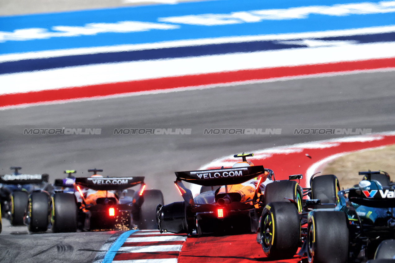 GP USA, Lando Norris (GBR) McLaren MCL39 crashed out of the race.

18.10.2025. Formula 1 World Championship, Rd 19, United States Grand Prix, Austin, Texas, USA, Sprint e Qualifiche Day.

 - www.xpbimages.com, EMail: requests@xpbimages.com © Copyright: Coates / XPB Images