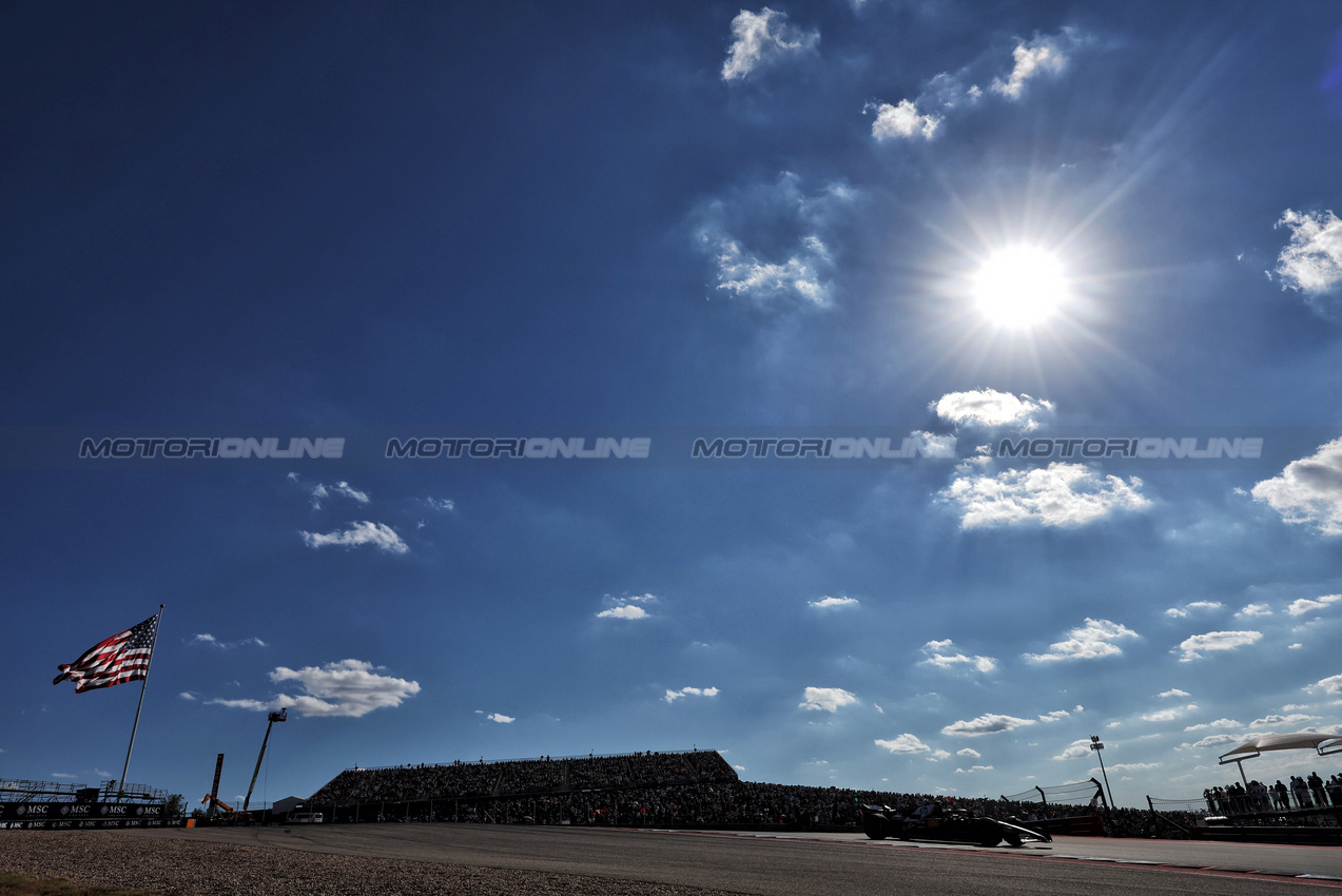 GP USA, Lewis Hamilton (GBR) Ferrari SF-25.

18.10.2025. Formula 1 World Championship, Rd 19, United States Grand Prix, Austin, Texas, USA, Sprint e Qualifiche Day.

- www.xpbimages.com, EMail: requests@xpbimages.com © Copyright: Bearne / XPB Images