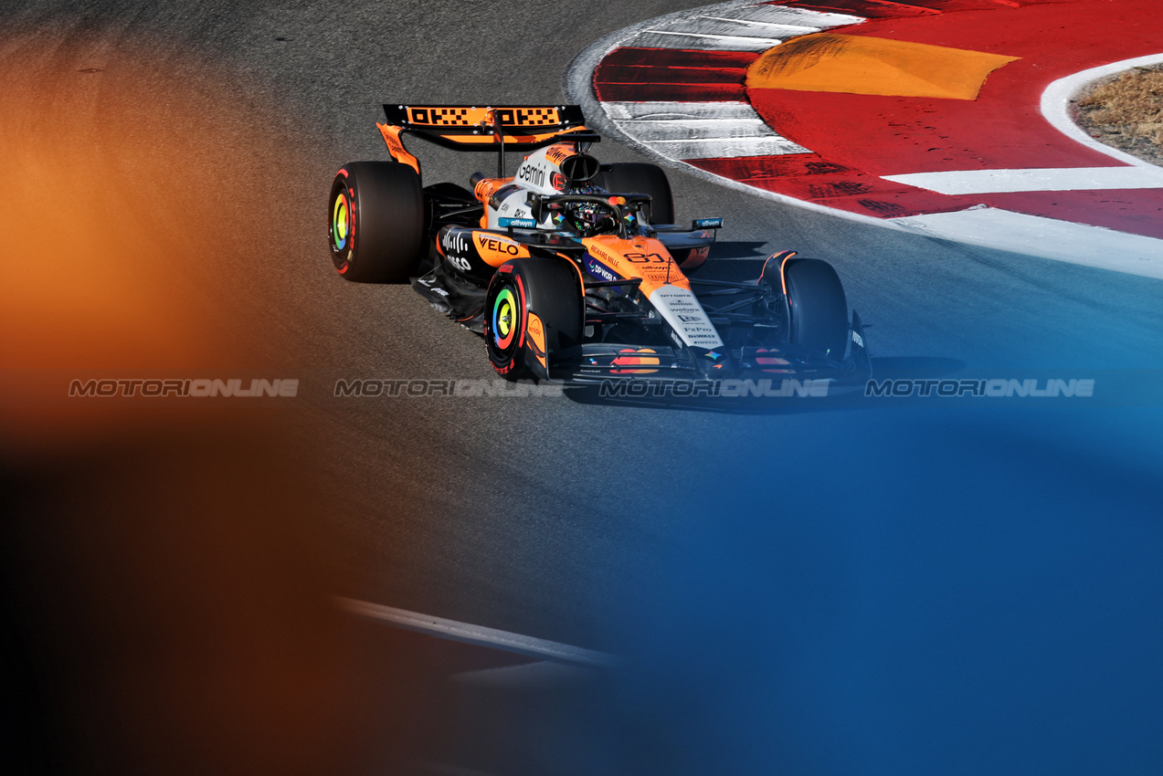 GP USA, Oscar Piastri (AUS) McLaren MCL39.
18.10.2025. Formula 1 World Championship, Rd 19, United States Grand Prix, Austin, Texas, USA, Sprint e Qualifiche Day.
- www.xpbimages.com, EMail: requests@xpbimages.com © Copyright: Moy / XPB Images