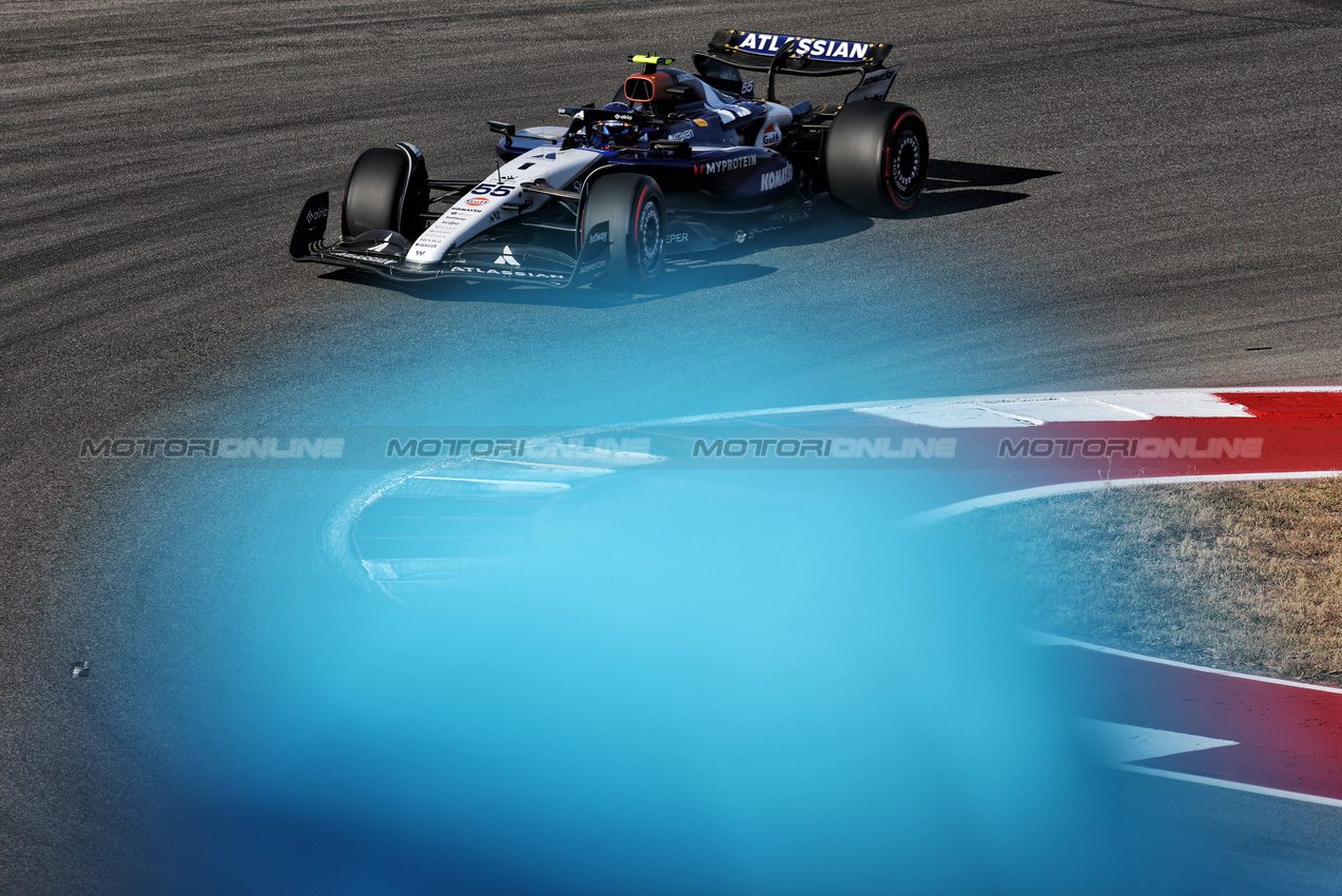 GP USA, Carlos Sainz (ESP) Atlassian Williams Racing FW47.
18.10.2025. Formula 1 World Championship, Rd 19, United States Grand Prix, Austin, Texas, USA, Sprint e Qualifiche Day.
- www.xpbimages.com, EMail: requests@xpbimages.com © Copyright: Moy / XPB Images