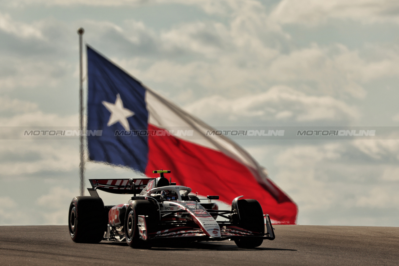 GP USA, Oliver Bearman (GBR) Haas VF-25.
18.10.2025. Formula 1 World Championship, Rd 19, United States Grand Prix, Austin, Texas, USA, Sprint e Qualifiche Day.
- www.xpbimages.com, EMail: requests@xpbimages.com © Copyright: Rew / XPB Images