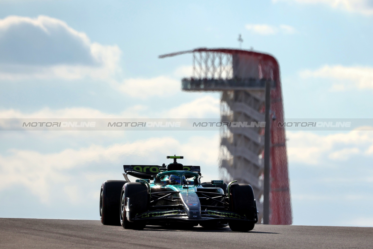 GP USA, Fernando Alonso (ESP) Aston Martin F1 Team AMR25.
18.10.2025. Formula 1 World Championship, Rd 19, United States Grand Prix, Austin, Texas, USA, Sprint e Qualifiche Day.
- www.xpbimages.com, EMail: requests@xpbimages.com © Copyright: Rew / XPB Images