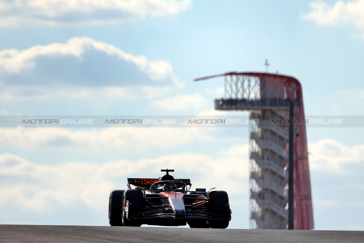 GP USA, Oscar Piastri (AUS) McLaren MCL39.
18.10.2025. Formula 1 World Championship, Rd 19, United States Grand Prix, Austin, Texas, USA, Sprint e Qualifiche Day.
- www.xpbimages.com, EMail: requests@xpbimages.com © Copyright: Rew / XPB Images