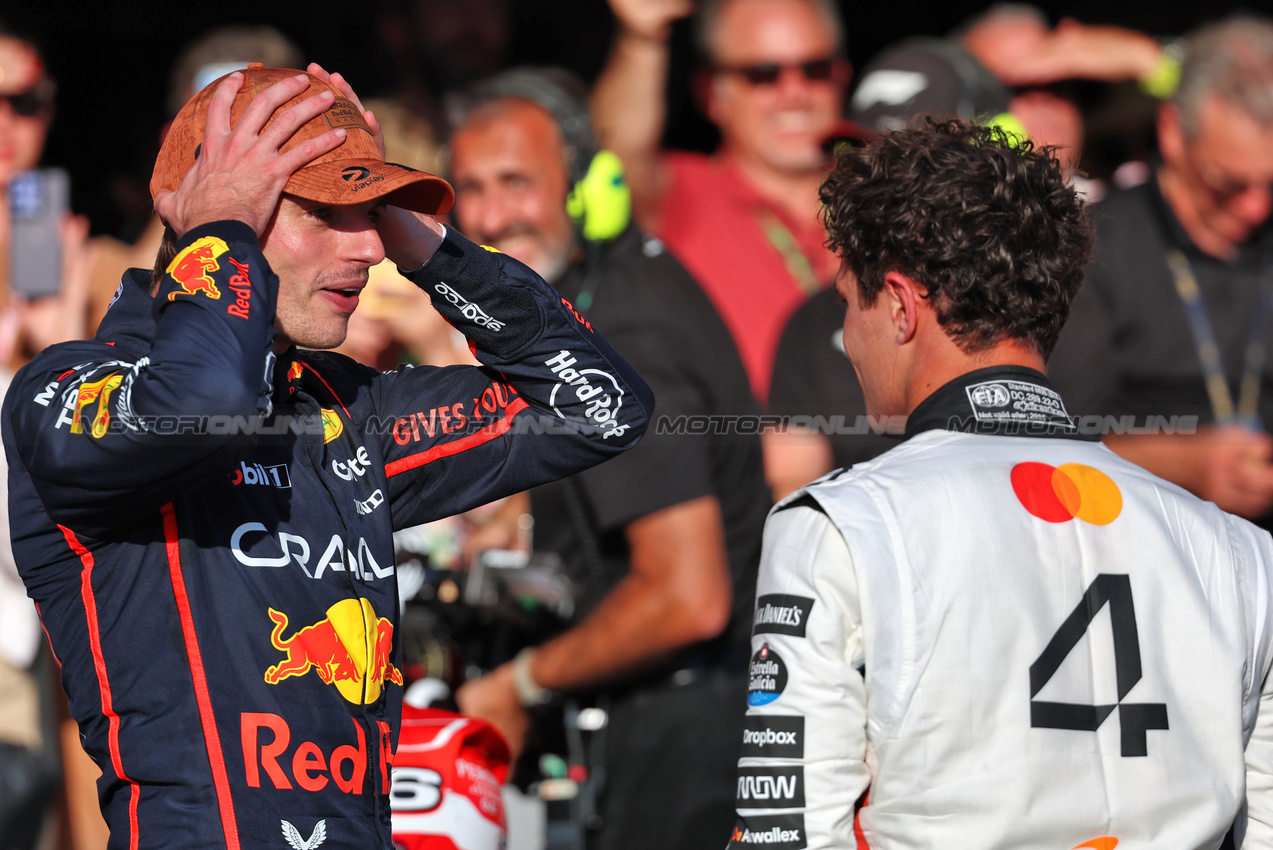 GP USA, (L to R): Pole sitter Max Verstappen (NLD) Red Bull Racing in qualifying parc ferme with second placed Lando Norris (GBR) McLaren.

18.10.2025. Formula 1 World Championship, Rd 19, United States Grand Prix, Austin, Texas, USA, Sprint e Qualifiche Day.

- www.xpbimages.com, EMail: requests@xpbimages.com © Copyright: Batchelor / XPB Images