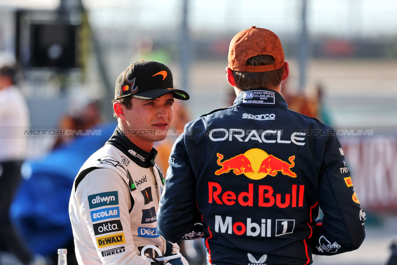 GP USA, (L to R): Lando Norris (GBR) McLaren in qualifying parc ferme with pole sitter Max Verstappen (NLD) Red Bull Racing.
18.10.2025. Formula 1 World Championship, Rd 19, United States Grand Prix, Austin, Texas, USA, Sprint e Qualifiche Day.
- www.xpbimages.com, EMail: requests@xpbimages.com © Copyright: Charniaux / XPB Images