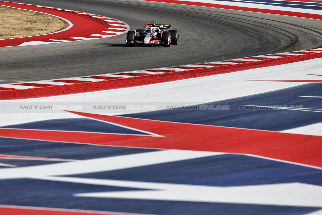 GP USA, Oliver Bearman (GBR) Haas VF-25.
18.10.2025. Formula 1 World Championship, Rd 19, United States Grand Prix, Austin, Texas, USA, Sprint e Qualifiche Day.
- www.xpbimages.com, EMail: requests@xpbimages.com © Copyright: Moy / XPB Images