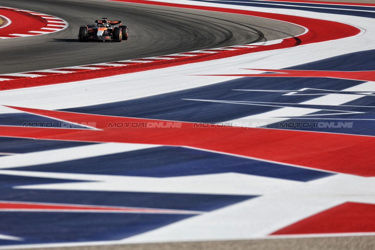 GP USA, Oscar Piastri (AUS) McLaren MCL39.

18.10.2025. Formula 1 World Championship, Rd 19, United States Grand Prix, Austin, Texas, USA, Sprint e Qualifiche Day.

- www.xpbimages.com, EMail: requests@xpbimages.com © Copyright: Moy / XPB Images